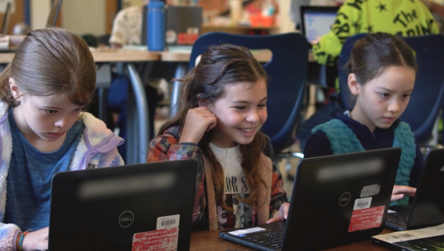 3 Girls working on Scratch