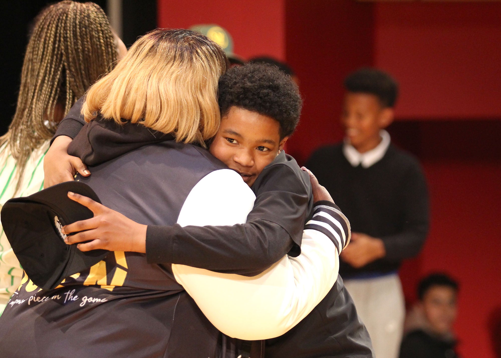 Kingmakers Crowning Hug
